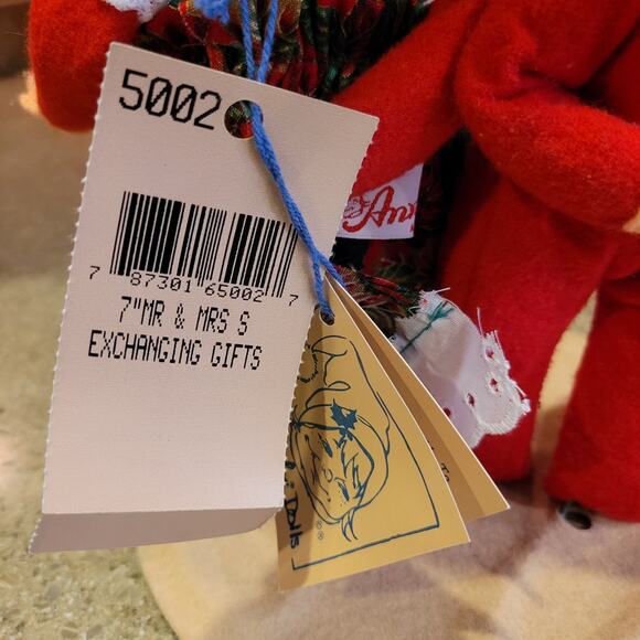 ANNALEE '96 SANTA & MRS. CLAUS, Figurine, 9" on Display Stand Meredith NH, USA - Picture 4 of 7